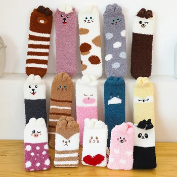 1 чифт коралови кадифени чорапи със средна дължина, дамски топли, меки, удобни, с хубав модел на Kawai, есенно-зимните модни мъжки чорапи