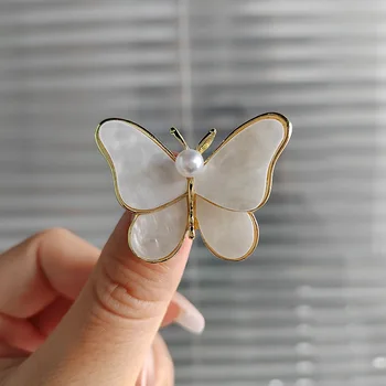 Елегантни Брошки-пеперуда с перли за жени, метални брошки във формата на животни Златен цвят, Игли за Партита, Сватбени украси, подаръци, Аксесоари за дрехи