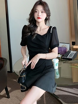 Жена Корейското винтажное черна мини-рокля Хепбърн, Лятно Плиссированное Ежедневна рокля с квадратна яка за бала 2023, Новост в рокля Трапецовидна форма, с висока талия