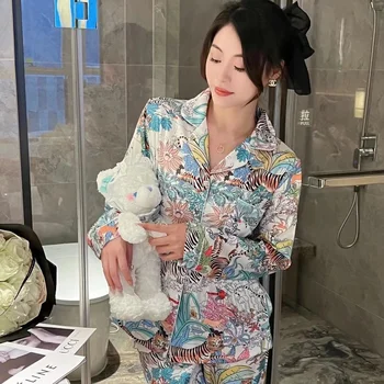 Жена пижамный комплект Lisacmvpnel с дълги ръкави от коприна Лед, Домашно облекло, с Анимационни принтом, Пижами