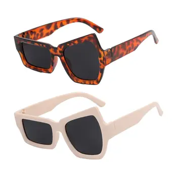 Забавни слънчеви очила, стилни слънчеви очила за пазаруване, плаж пътуване