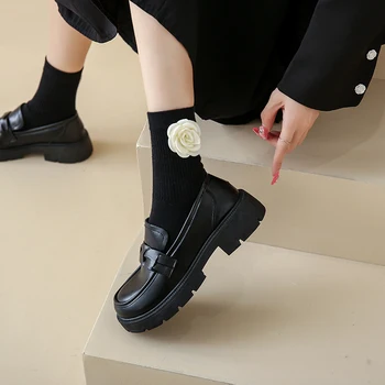 Летни лоферы на дебела подметка, Новост 2023 г., Черни, малки кожени обувки, Пролетни дамски фини обувки на британския стил, без закопчалка, всички удобно