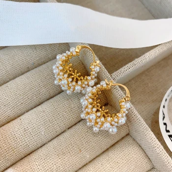 Луксозни 18-каратные позлатени обеци-пръстени във формата на кошница с цветя, добра имитация на перли, прекрасната украса с темперамент на жените
