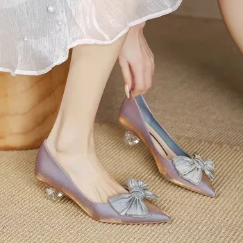 Нови дамски обувки-лодка с остри пръсти, обувки-лодка в прозрачен ток, модел обувки с кристали, Желеобразная обувки без закопчалка на среден ток, Есен 1476N