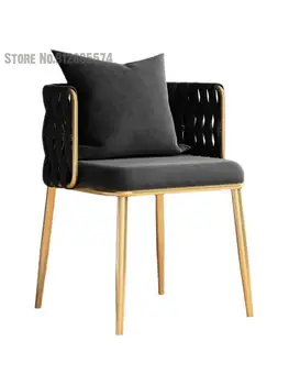 Скандинавски минималистичное стол за грим с мрежа и червена светлина, луксозен тоалетка, всекидневен диван, дизайнерски стол с минималистичной облегалка, домашно приготвени хранене